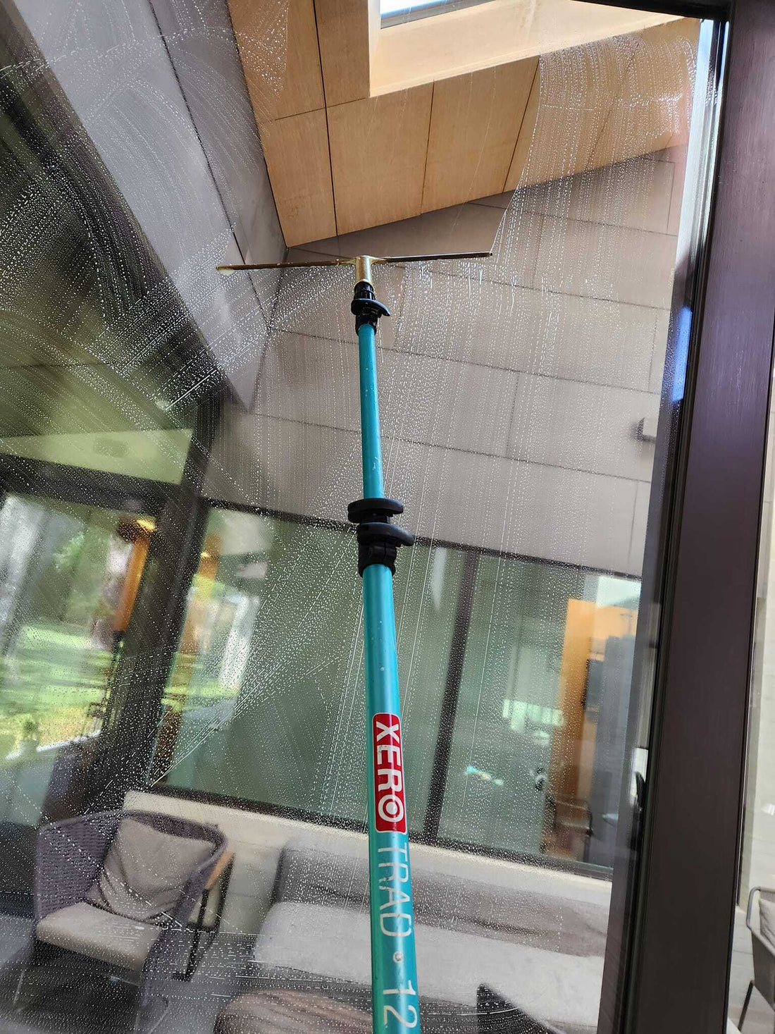 Squeegee Glass With Caribbean Blue Trad Pole