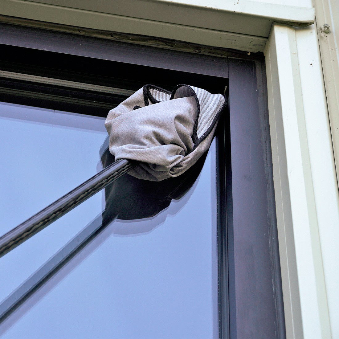 Unger Ninja MicroWipe Lifestyle View