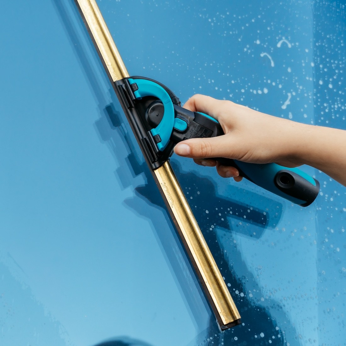 Moerman Swivel on Glass
