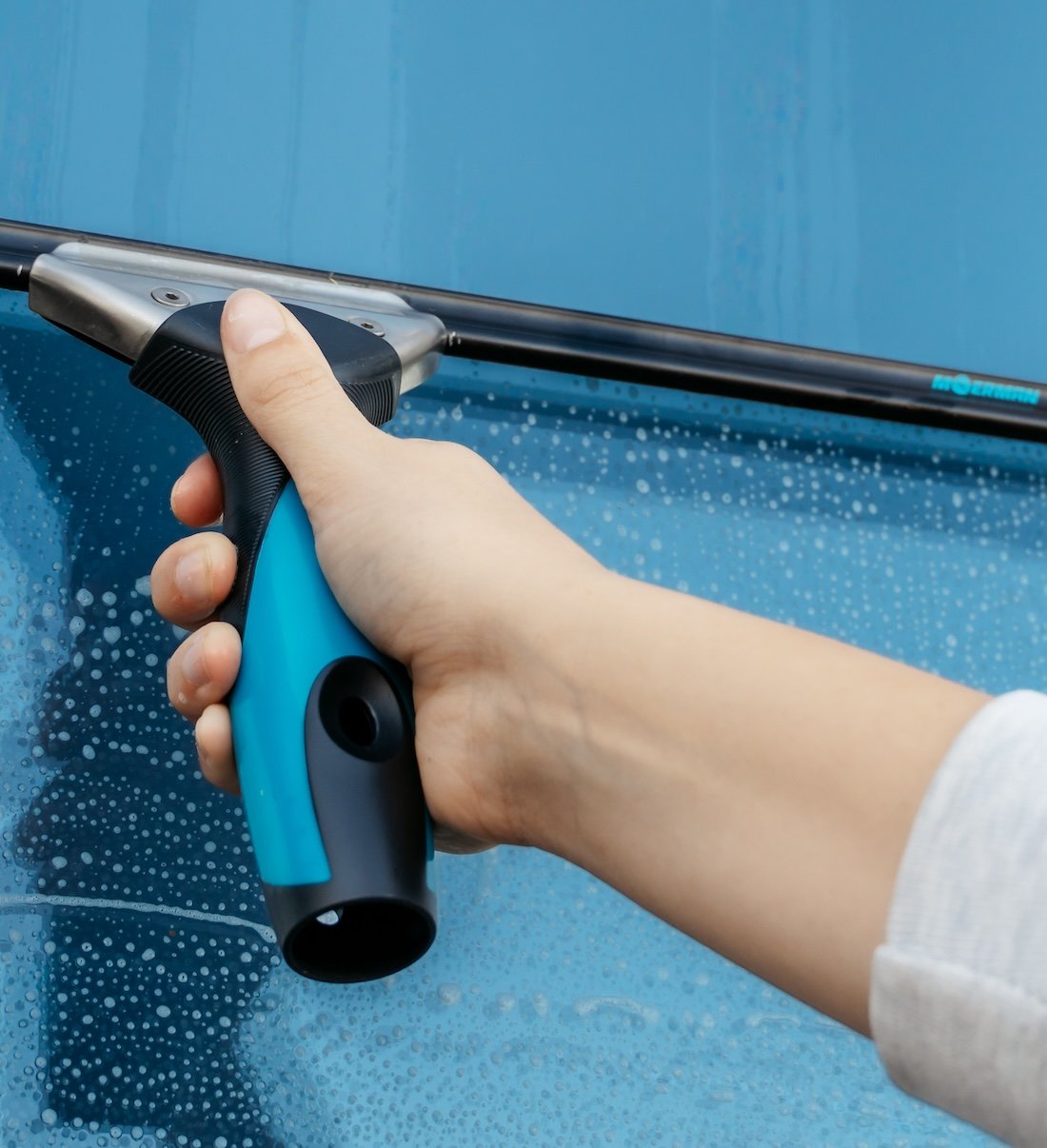 Moerman Handle on Glass