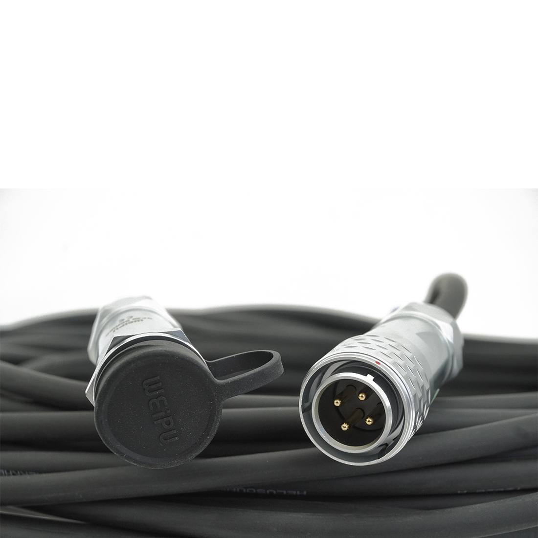 QLEEN Connection Cable Zoomed View