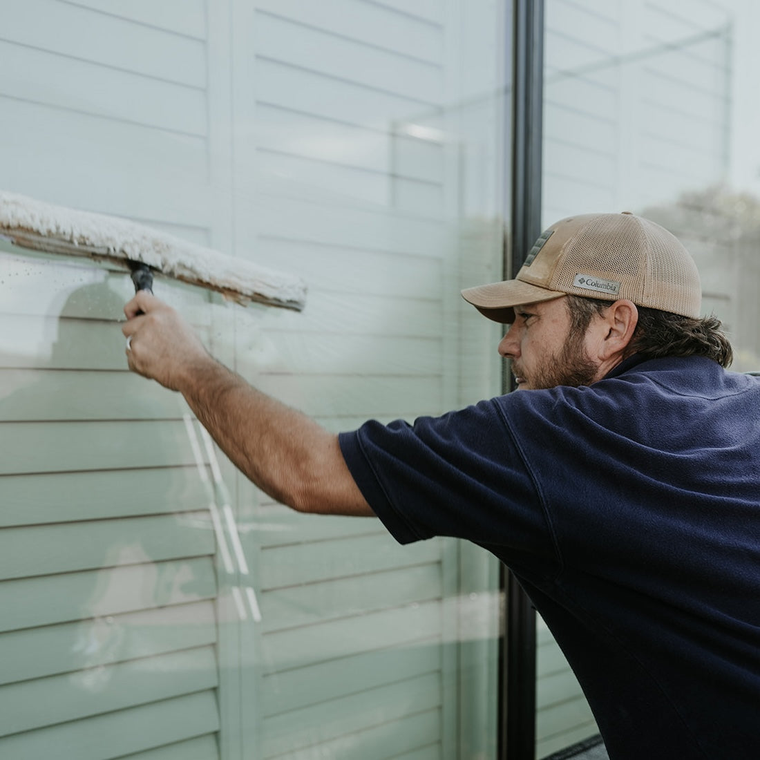 Maykker Window Cleaning T-Bar in Use.