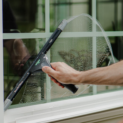 Unger Complete ErgoTec 40° Ninja Squeegee Lifestyle View