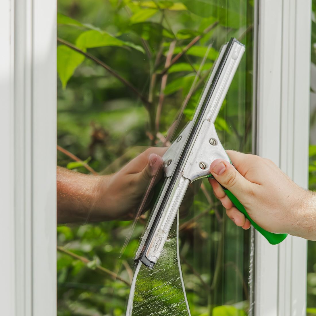 Unger Complete ErgoTec XL Squeegee Lifestyle View