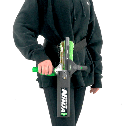 Pulling the Unger ErgoTec Handle with Brass channel out of the Unger Ninja Bucket on a Belt