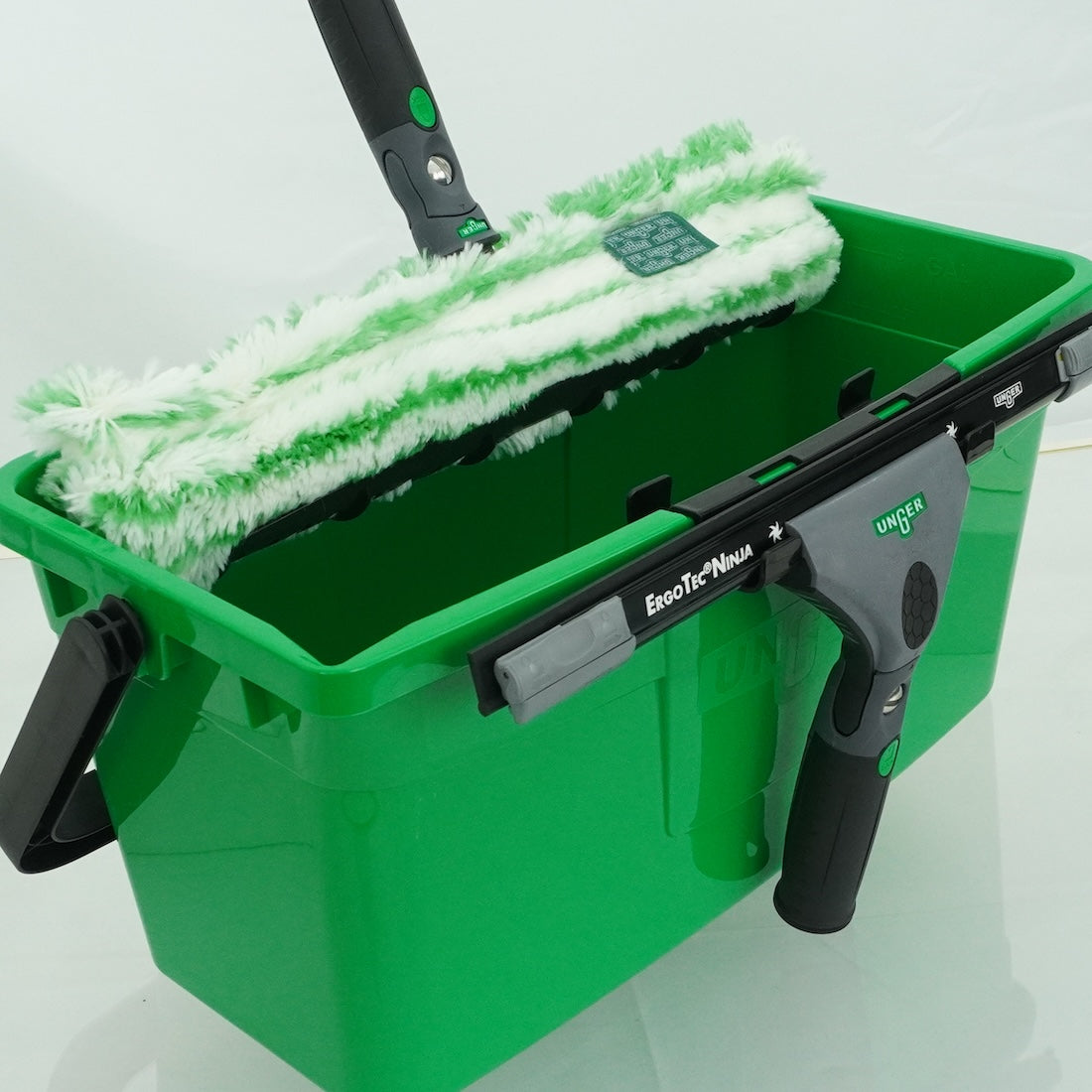 Window Cleaning Bucket Accessories Unger Pro Bucket Clip and Sieve