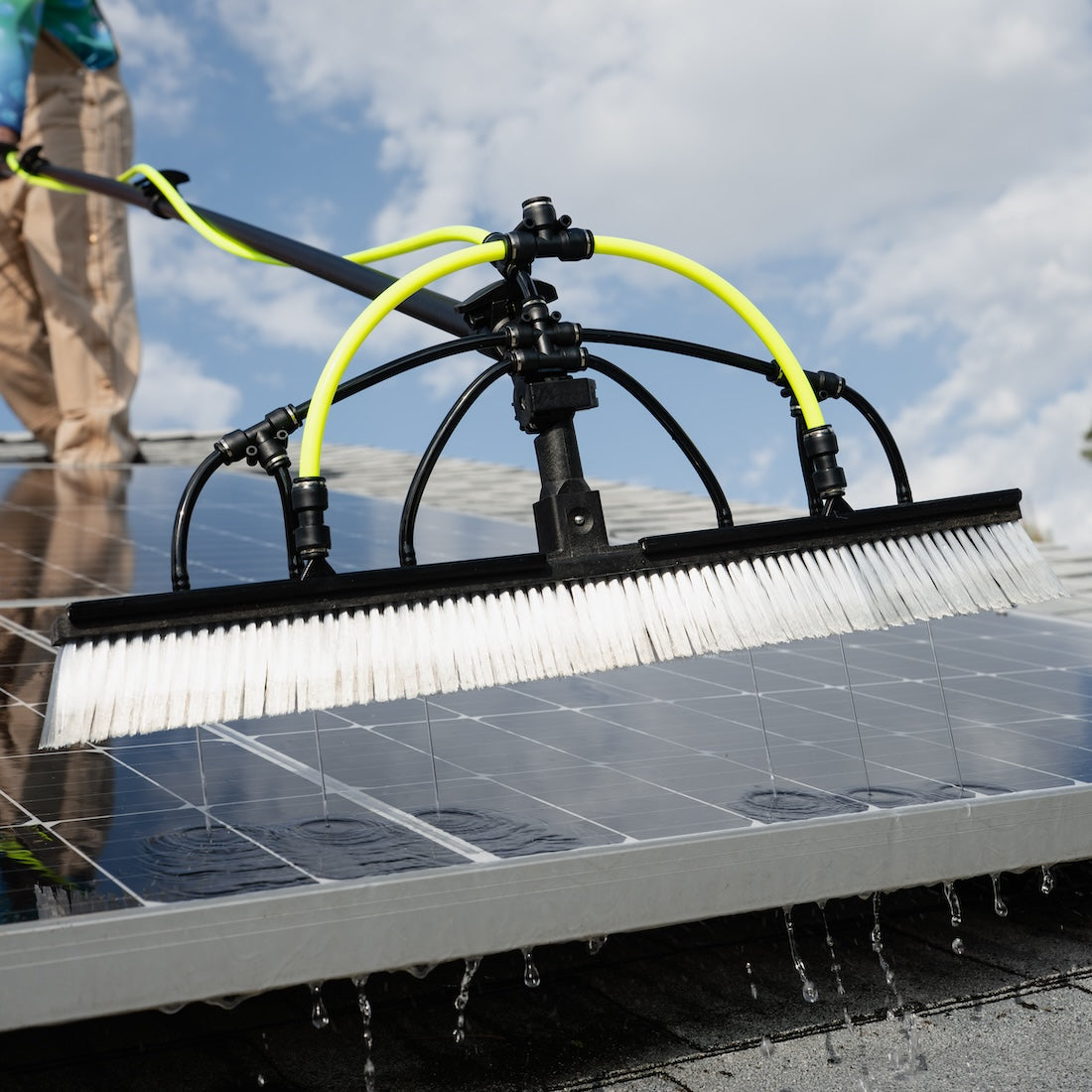 XERO Solar Brush | Solar Panel Cleaning | WCR – WindowCleaner.com